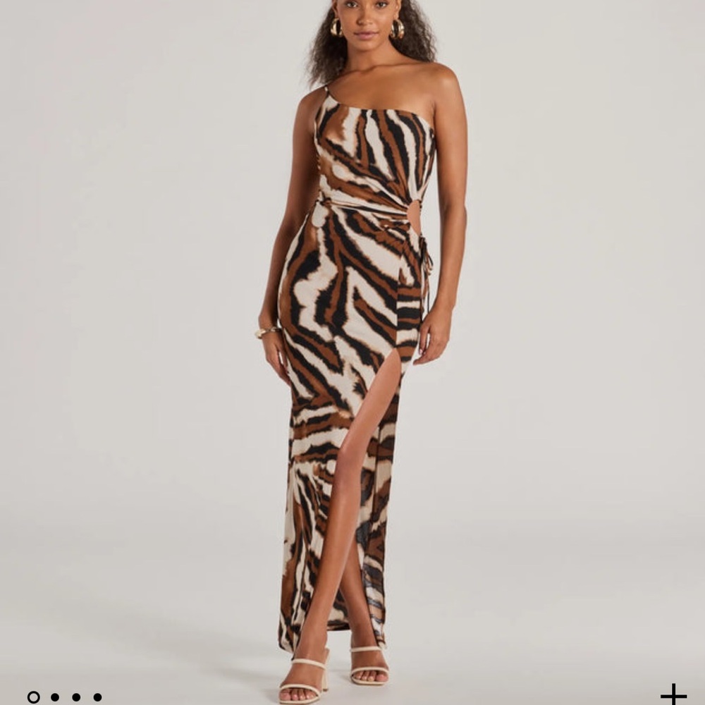 One shoulder cut out knit maxi dress